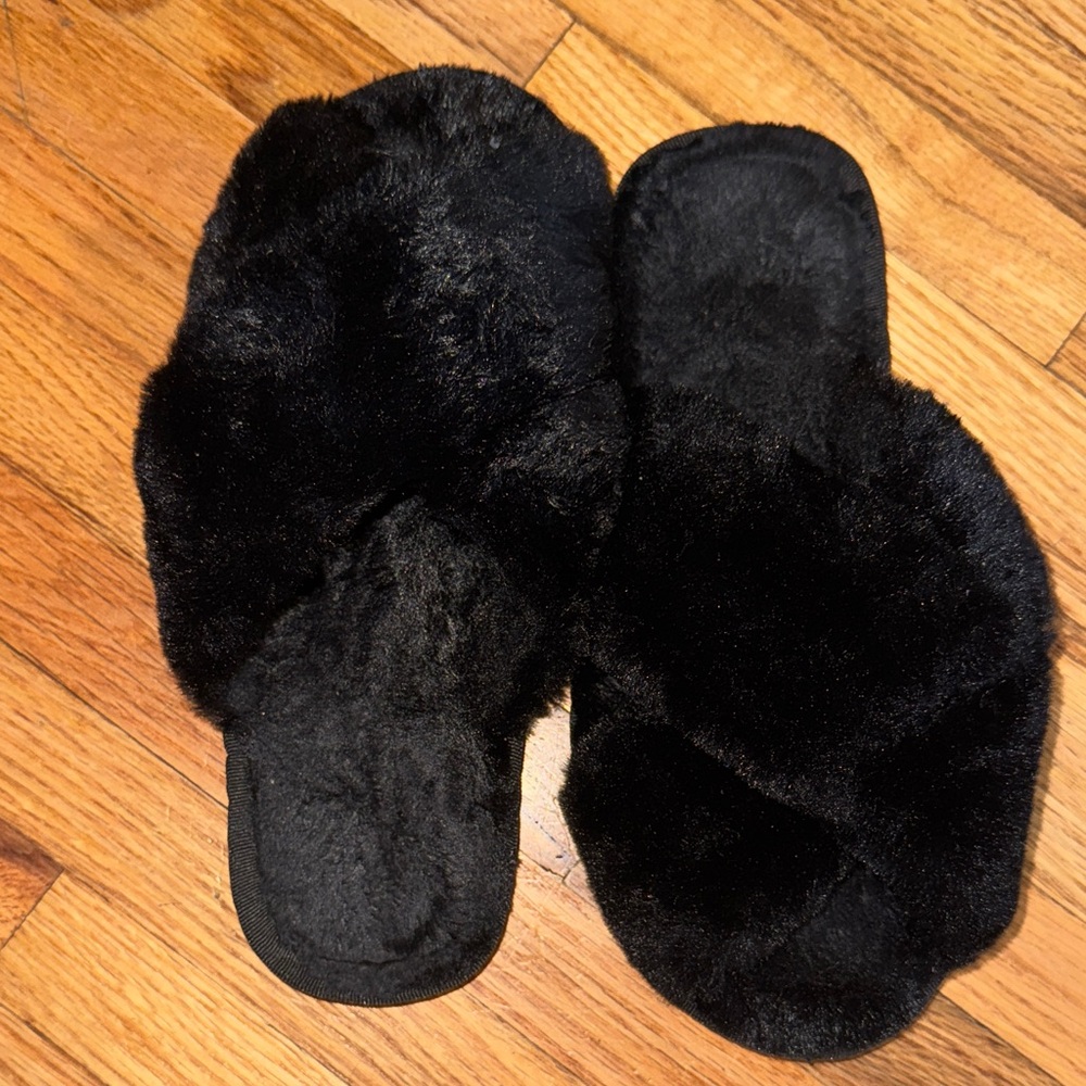 Black Fuzzy Slippers